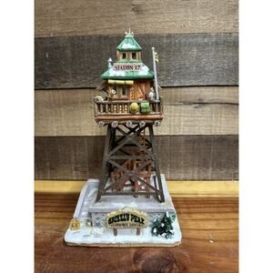 Lemax - Grizzly Peak Lookout Tower - In Box - RETIRED In Box